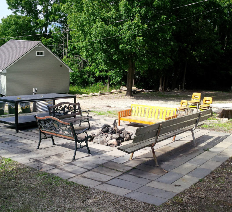 bayshore-cottages-firepit-bruce-peninsula