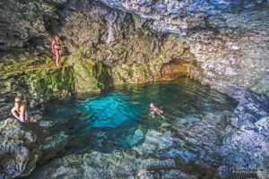 inside-the-grotto-bruce-peninsula