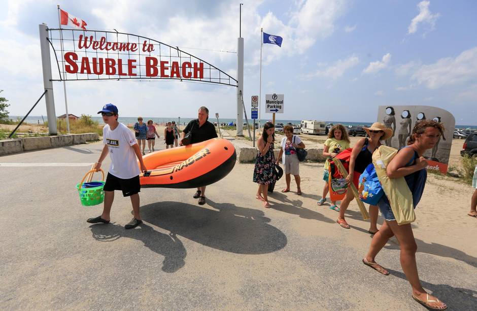 sauble-beach-entrance